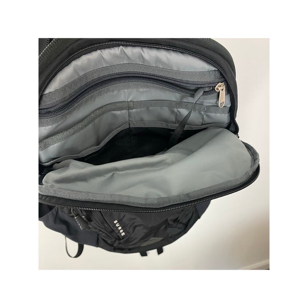 Women The North Face Surge 31L black nylon padded backpack bookbag - Picture 8 of 9